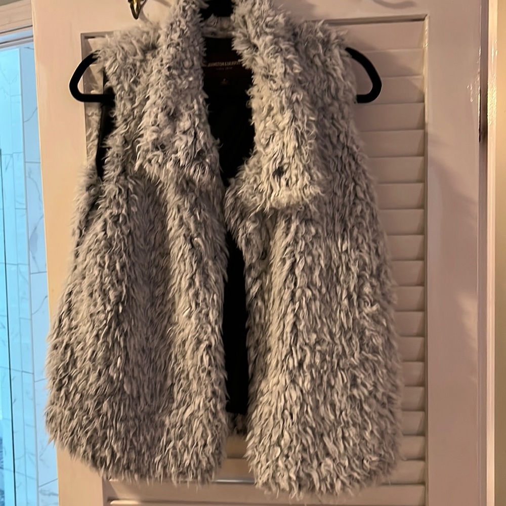 Johnston & Murphy Sherpa vest. Like new!